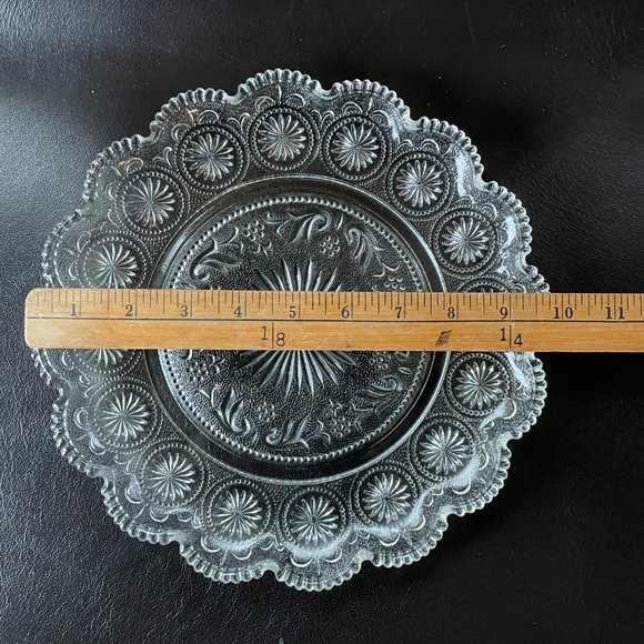 Vintage 60s American Concord Glass Round Plate/Platter with Scalloped Edge - Picture 3 of 5